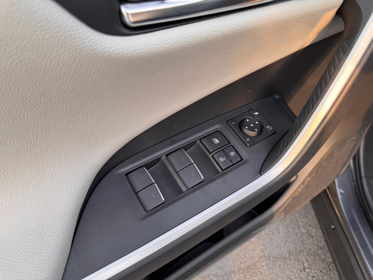 تويوتا راف ٤ 2.5L Adventure