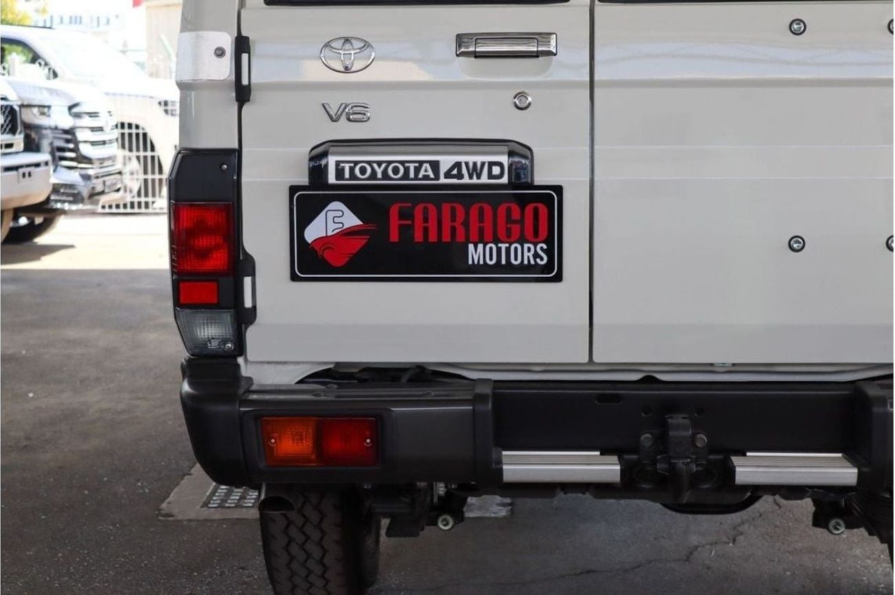 تويوتا لاند كروزر 70 2025 TOYOTA LAND CRUISER GRJ 78 4.0 V6 AUTOMATIC **التصدير فقط خارج الخليج****EXPORT ONLY**