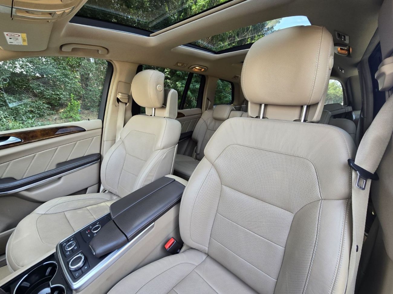 Mercedes-Benz GL 500 Std 4.7L MERCEDES GL-500 2014 GCC // FULL OPITION // ACCIDENT FREE // PERFECT CONDITION