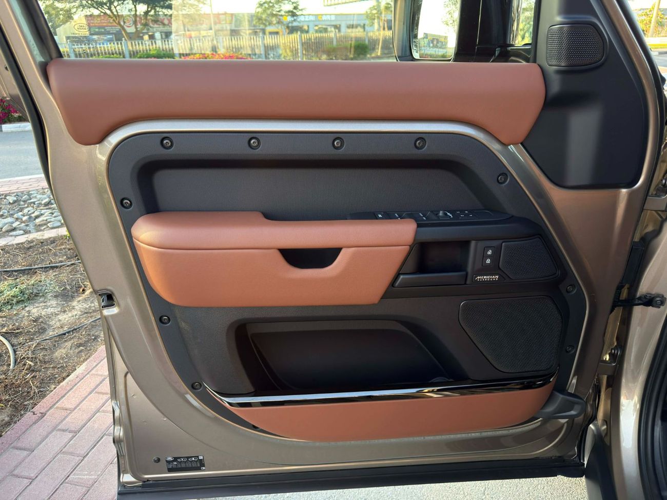 Land Rover Defender **2026**BRAND NEW GCC SPEC UNDER WARRANTY AND SERVICE