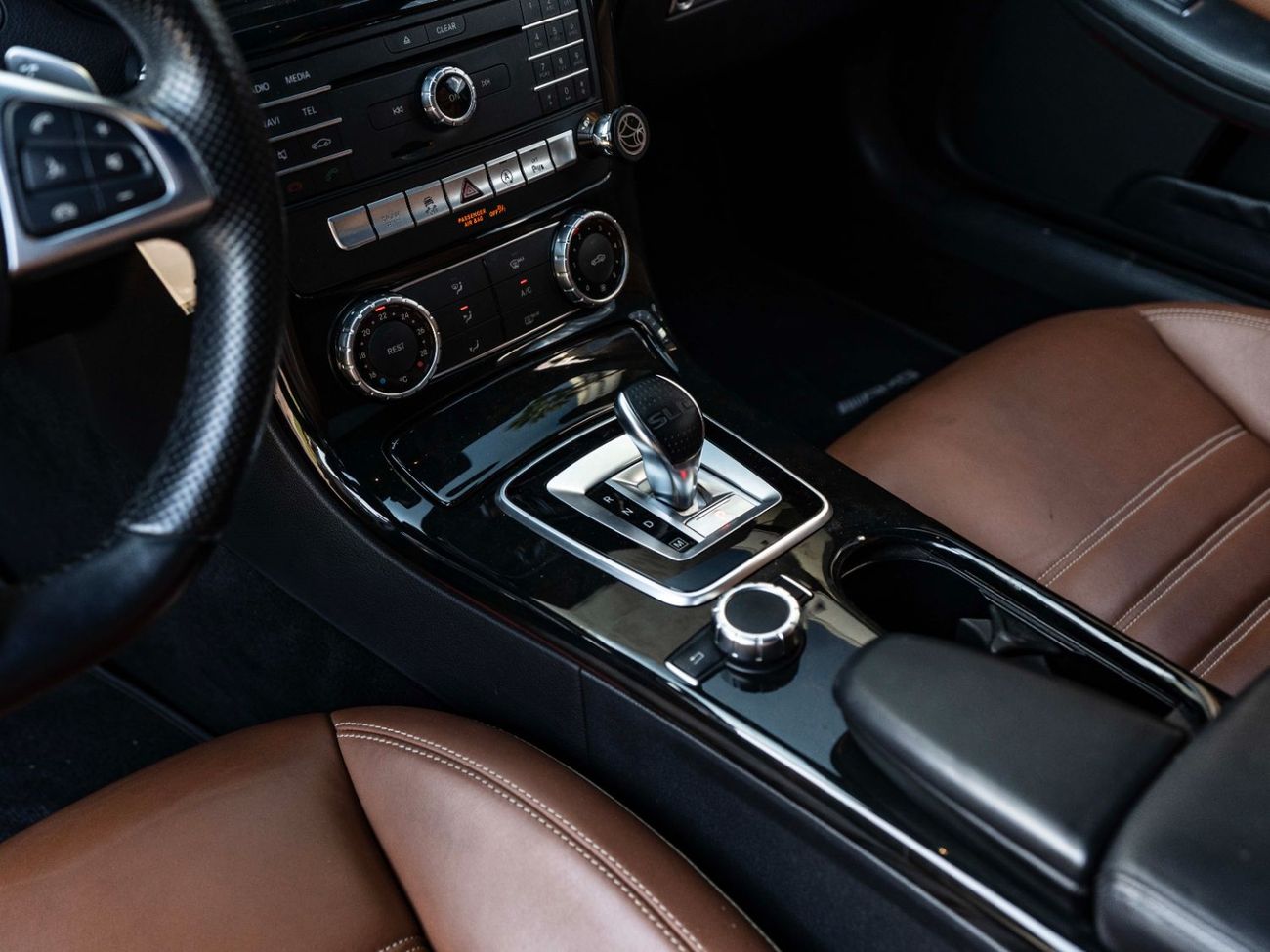 مرسيدس بنز SLC 200 Std 2.0L