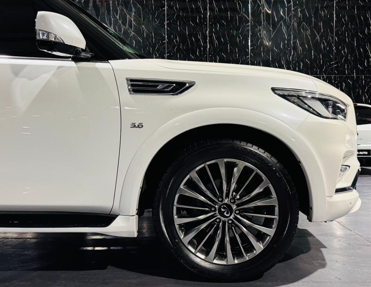 إنفينيتي QX80 Luxe 7st 5.6L