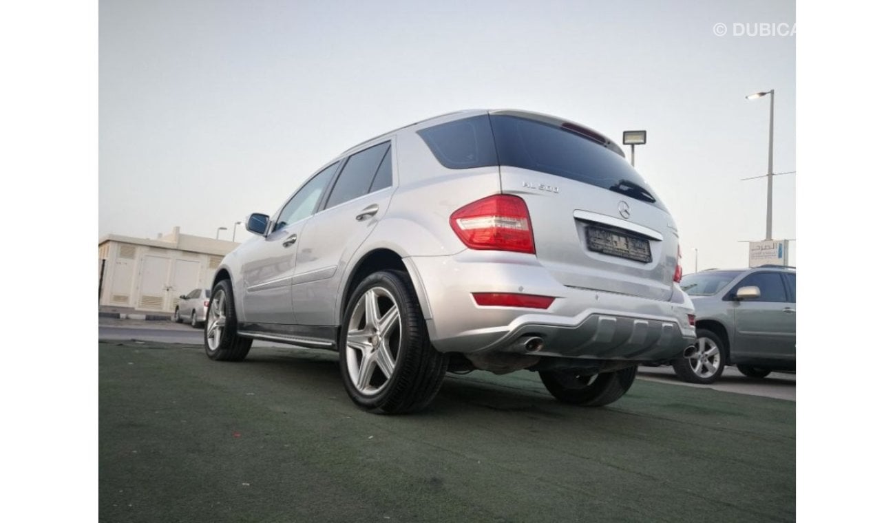 Mercedes-Benz ML 350 Mercedes ML350 model 2010 GCC original color