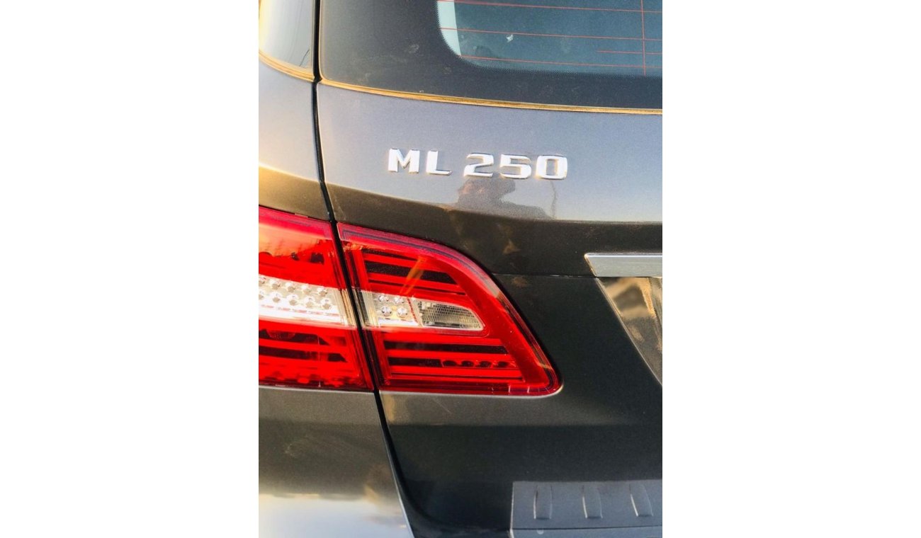 مرسيدس بنز ML 250 MERCEDES BENZ ML250 BLUETEC GREY COLOR MODEL 2015 VERY CLEAN AND GOOD CONDITION