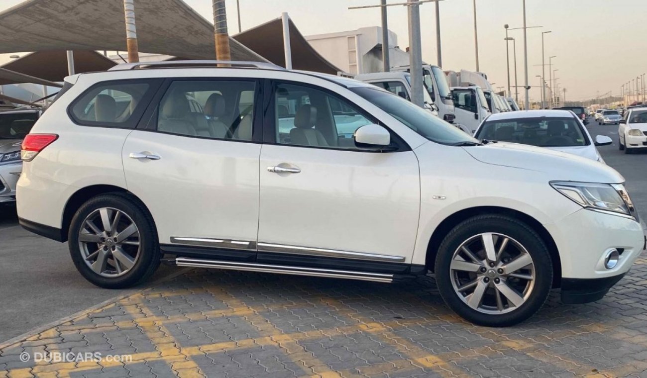 نيسان باثفايندر GCC Full option one owner drive