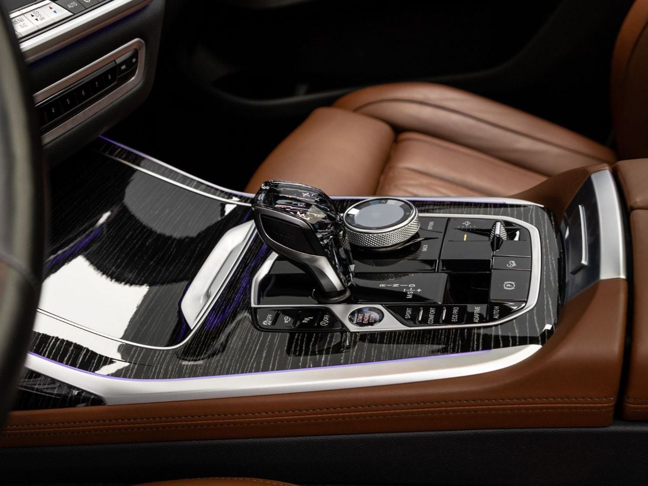بي أم دبليو X7 2022 BMW X7 xDrive 40i, 3.0L TC I6, 4WD, 375 bhp, 7 Speed Automatic