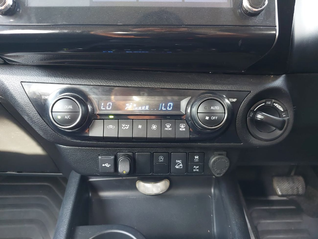 Toyota Hilux TOYOTA HILUX PICK UP RHD 2024 MODEL 2.8 L DIESEL AUTOMATIC(PM53949)