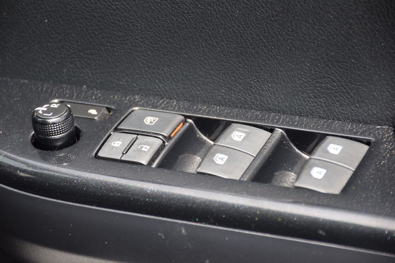 Toyota Hilux GR Sport 2.8L GR Sport 2.4L