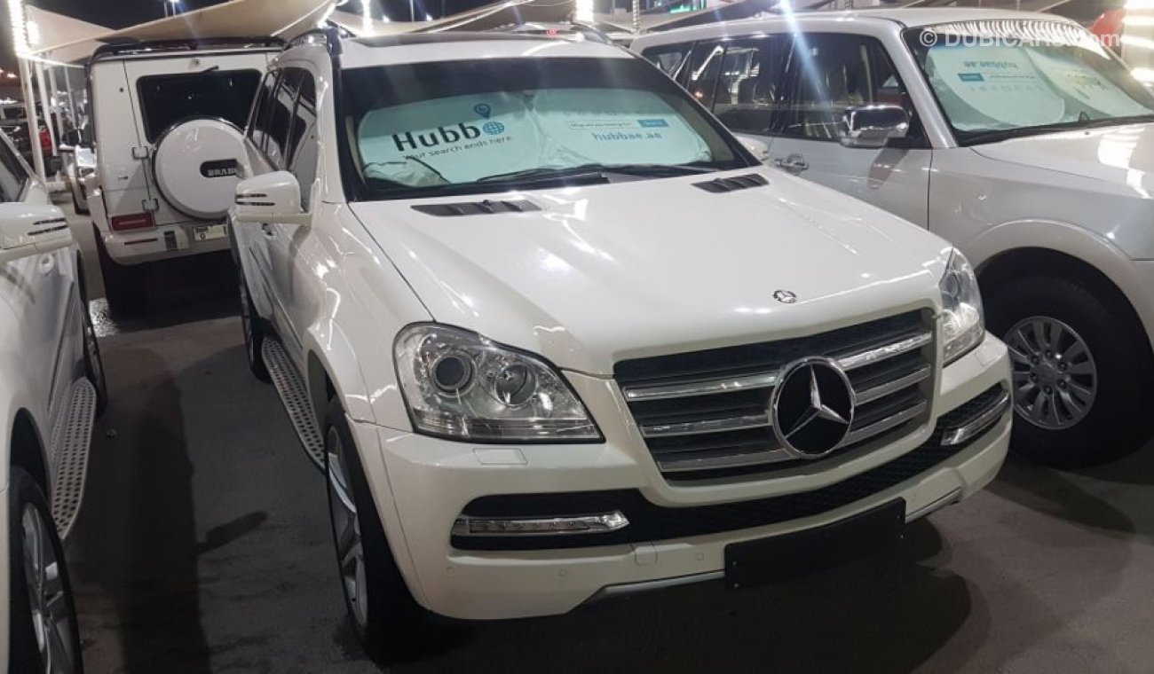 Mercedes-Benz GL 450 MERCEDES BENZ GL450 2012 FULL OPTION GCC