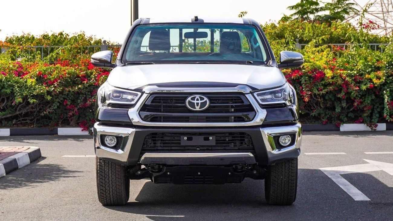 تويوتا هيلوكس SR5 GCC ECTAGR004 – 2026 Toyota Hilux Double Cab SR5 - 2.7L Petrol Manual 4wd – Black w Red