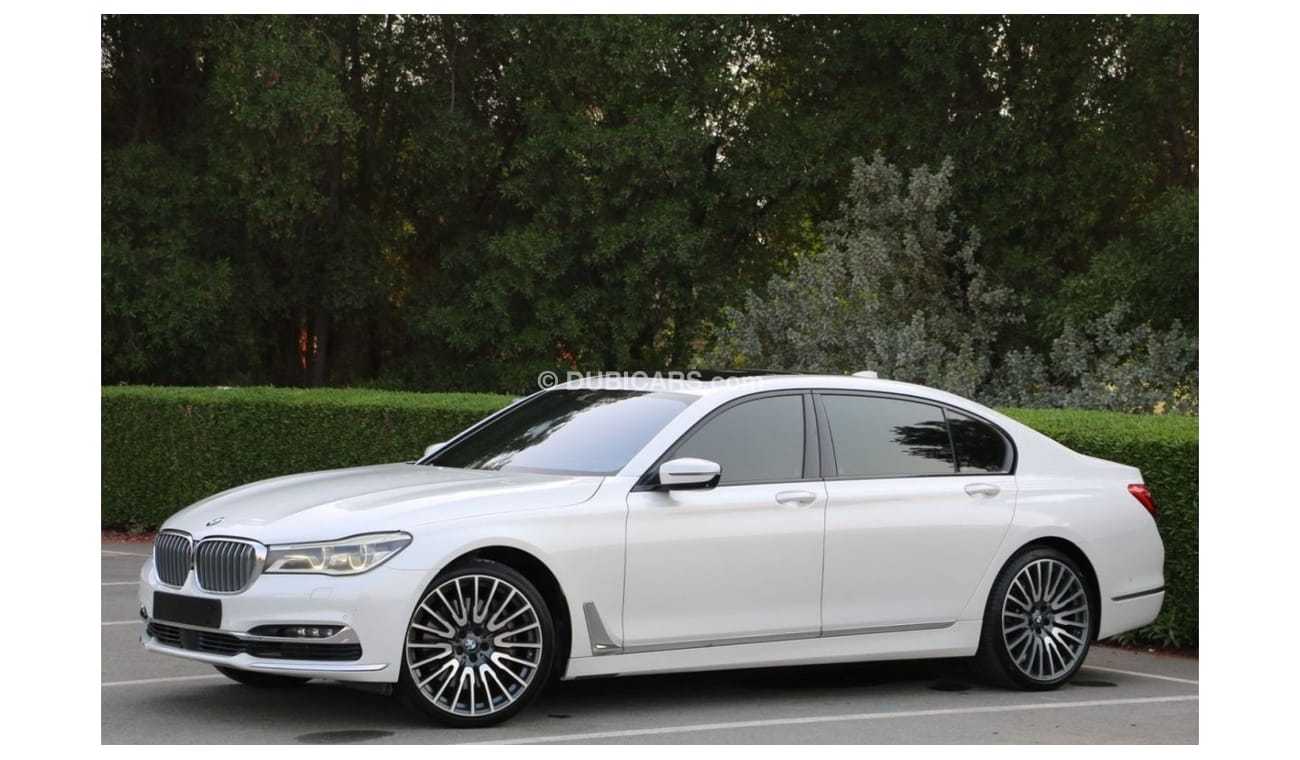 BMW 750Li BMW 750LI GCC 2017 VIB  PERFECT CONDITION ORIGINAL PAINT