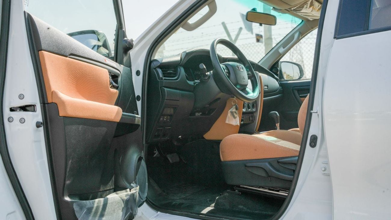 تويوتا فورتونر 2025 Toyota Fortuner GX 2.4L At Diesel (White)