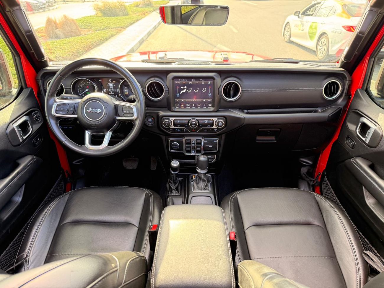 جيب رانجلر Unlimited Sahara 2.0L A/T