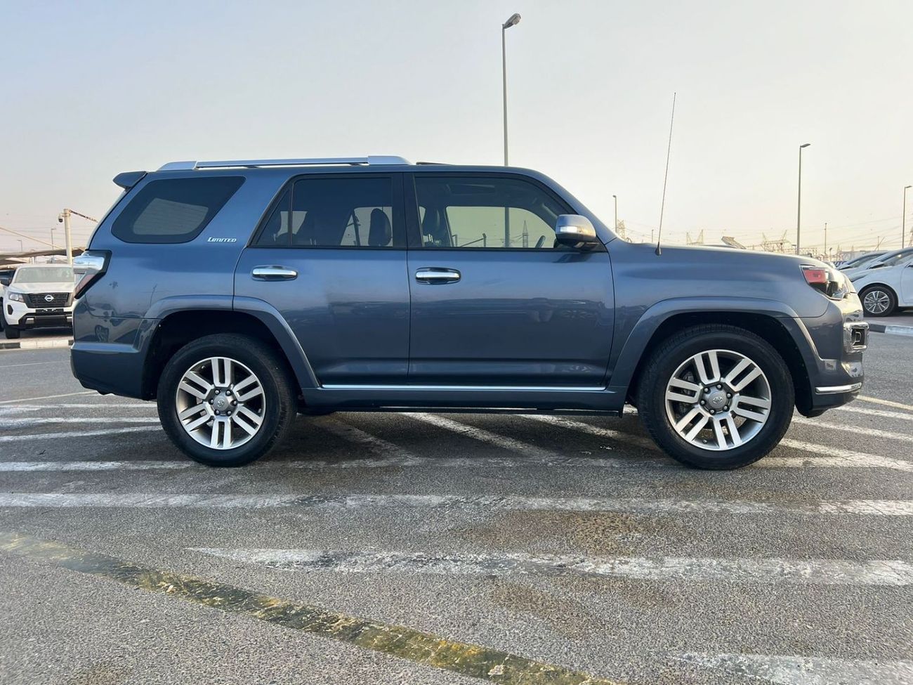 تويوتا Runner4 2013 TOYOTA 4RUNNER LIMITED FULL OPTION - 4.0L V-6 DOHC, VVT,PUSH START - LEATHER ELECTRIC SEATS