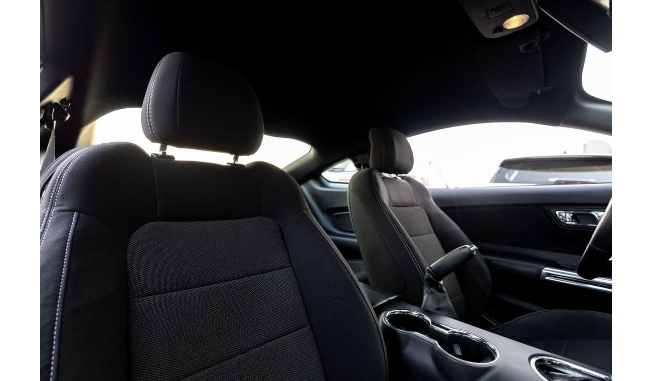 Ford Mustang Ford Mustang V6 2016 GCC under Warranty with Flexible Down-Payment.