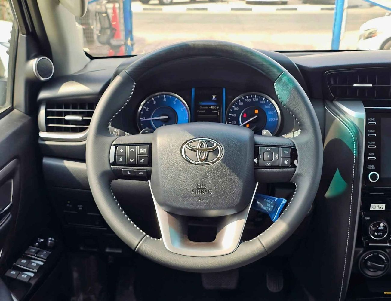 تويوتا فورتونر SR5 ADVENTURE / 4.0L V6 PETROL / FRONT PWR SEATS / PUSH START / DIFF LOCK AUTO A/C (CODE # F6HA)