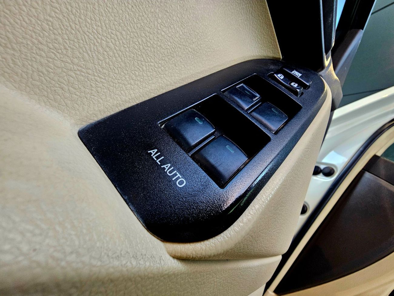 تويوتا برادو GXR/ SUNROOF/ ELECTRIC LEATHER SEATS/ FULL OPT/ V6 4.0 4WD/ LOW MILEAGE