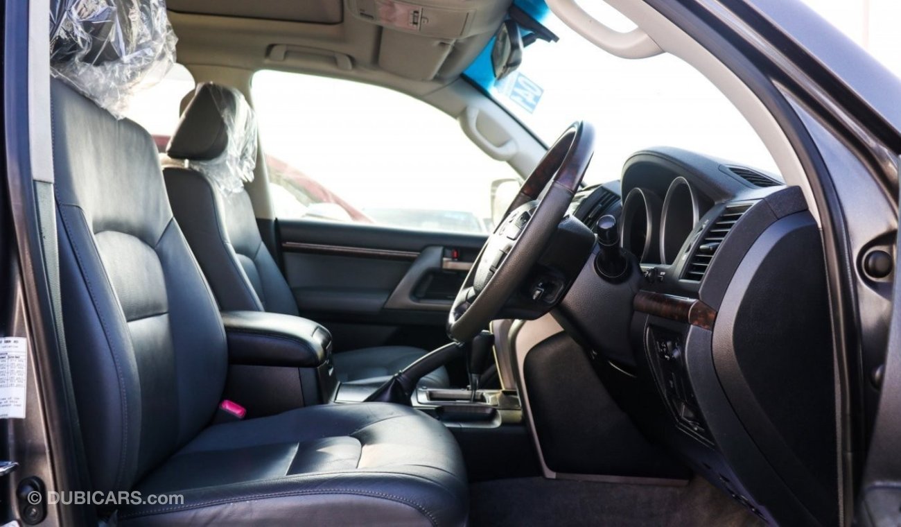 تويوتا لاند كروزر VXR Diesel Full option Clean Car leather seats right hand drive