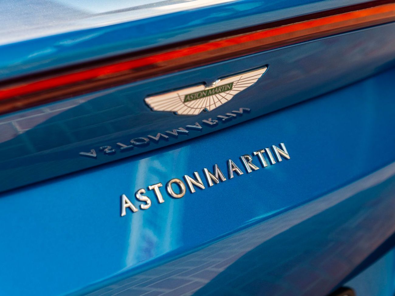 Aston Martin Vantage S