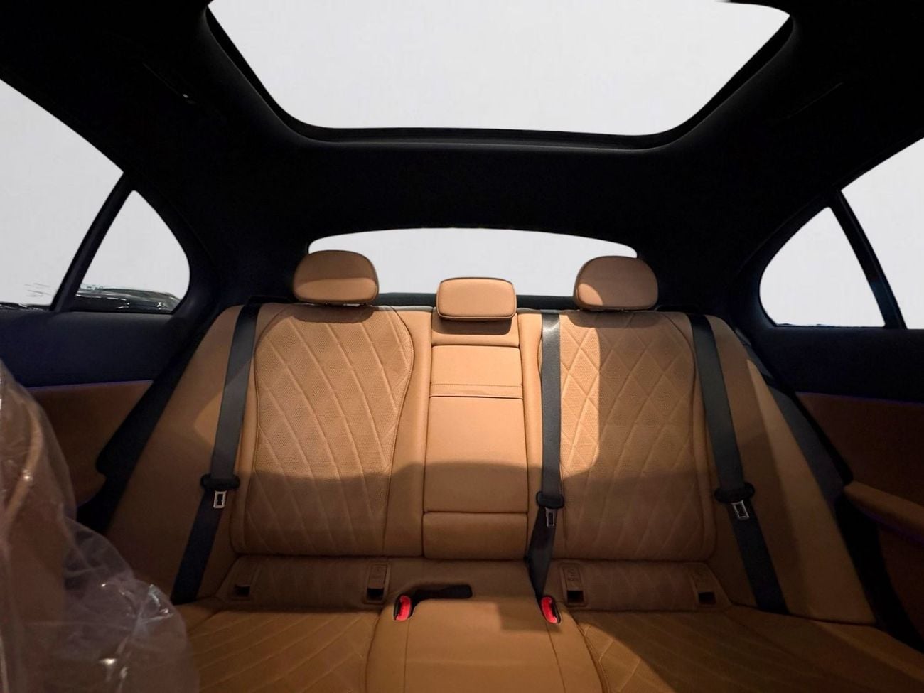 مرسيدس بنز E300 AMG AED 4,620 P.M | 0% DOWN PAYMENT | MERCEDES-BENZ E300 | 2.0L TURBO MILD HYBRID – 258 HP | 2024 | 