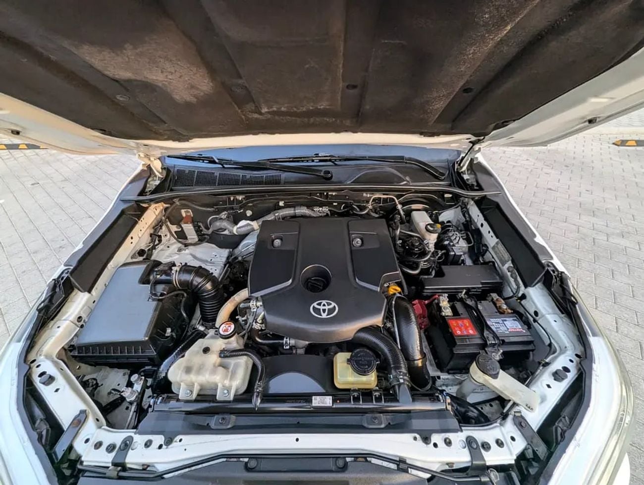 Toyota Hilux GCC Specs | 2.4L Diesel | 4x4 | Excellent Condition