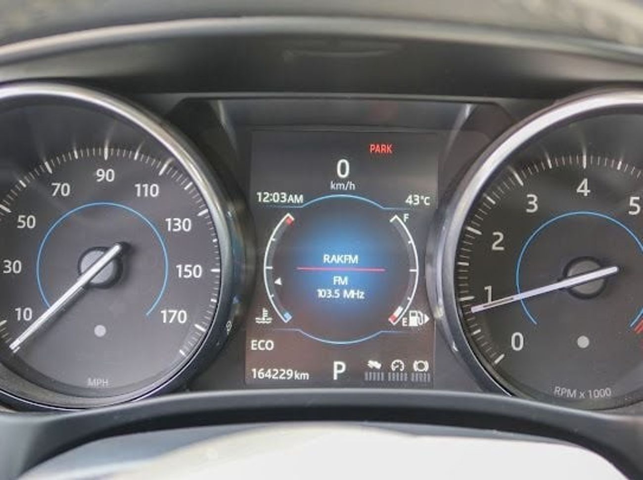 جاكوار XE R-Dynamic Black 2.0L (250 HP)