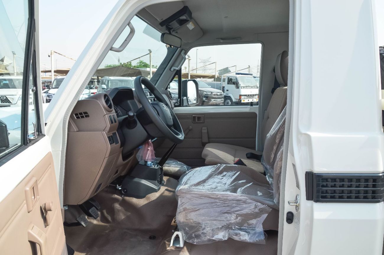 تويوتا لاند كروزر بيك آب TOYOTA LAND CRUISER 79 2.8L 4WD SC MT PICKUP 2025