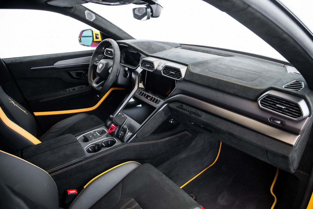 لامبورغيني اوروس PERFORMANTE