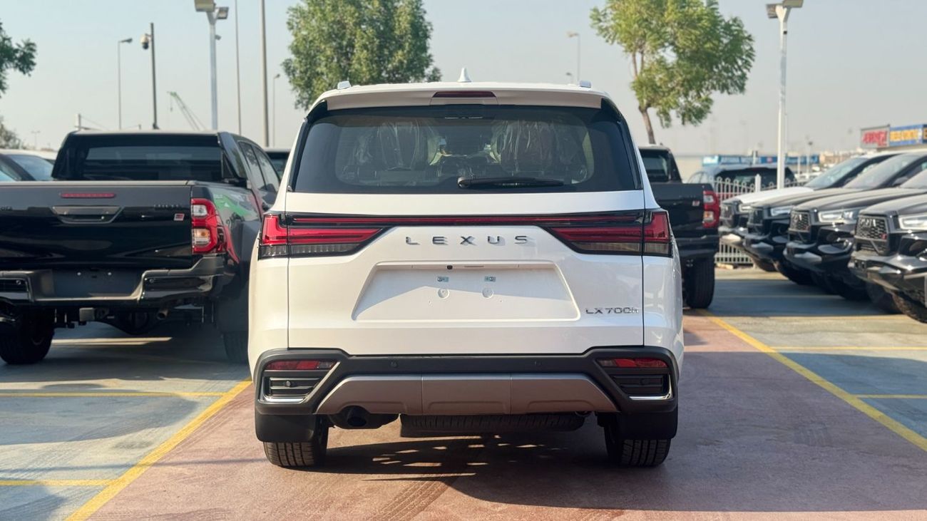 Lexus LX700h SIGNATURE WHITE ISNDE RED AUTOPARK MARK LEVINSONS SPEAKERS 7SEATER 22" ALLOY WHEELS REMOTE ENGINE STARTER