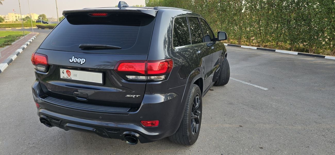 جيب جراند شيروكي SRT 6.4L