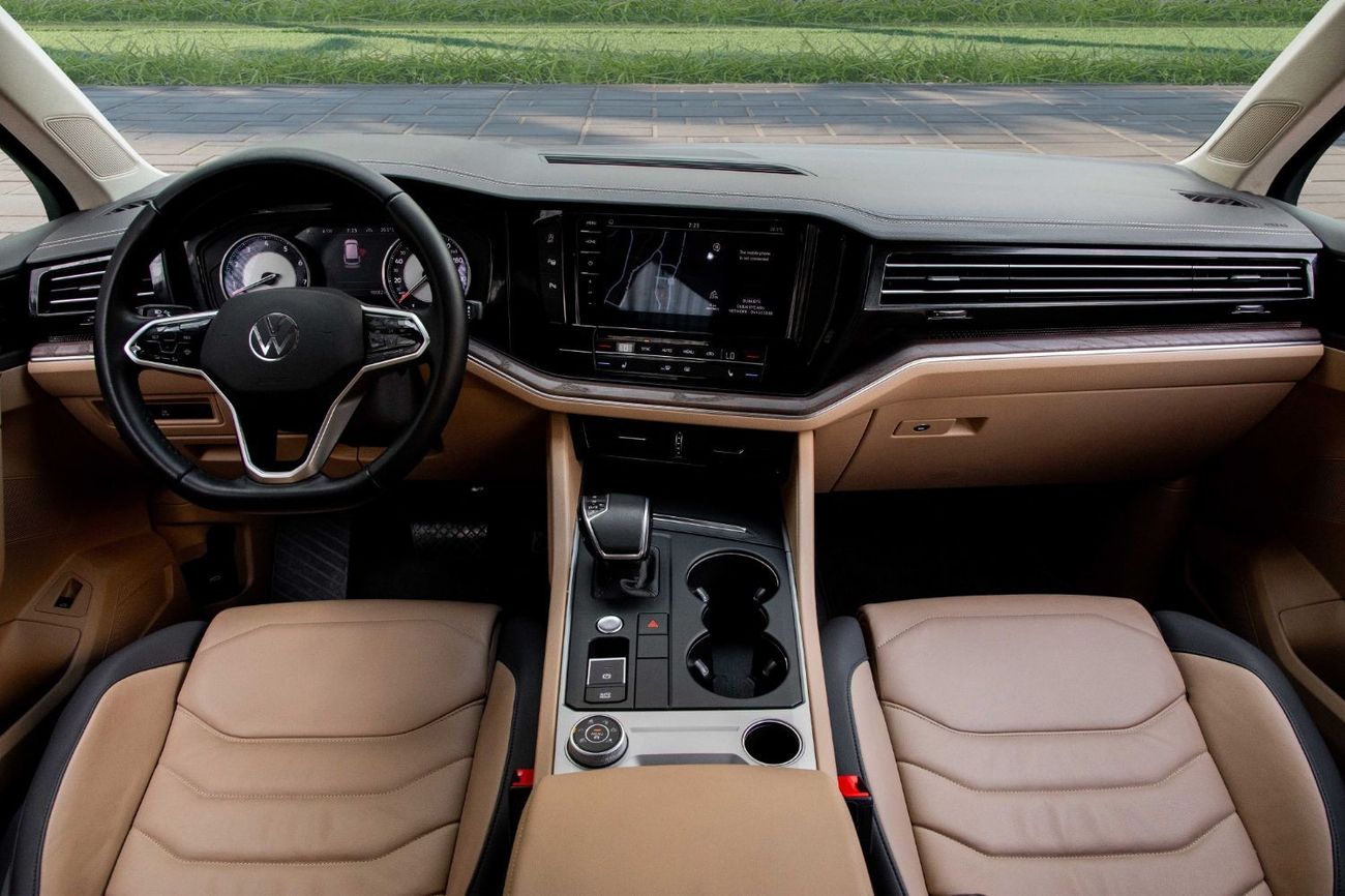 Volkswagen Touareg | 2,546 P.M  | 0% Downpayment | Pristine Condition!