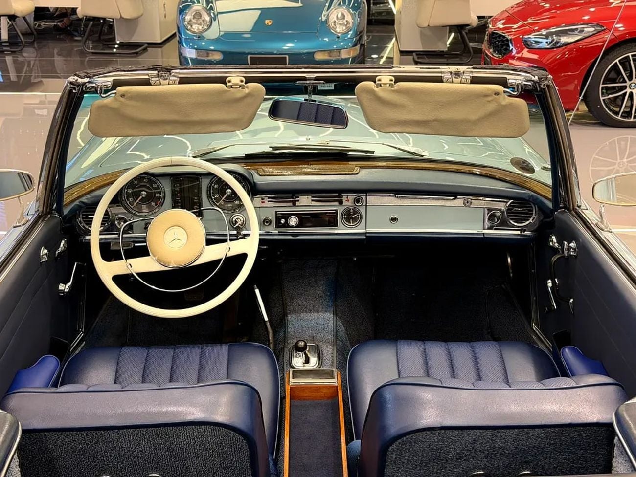 Mercedes Benz SL 280 Pagoda (W113) - Japanese Specs