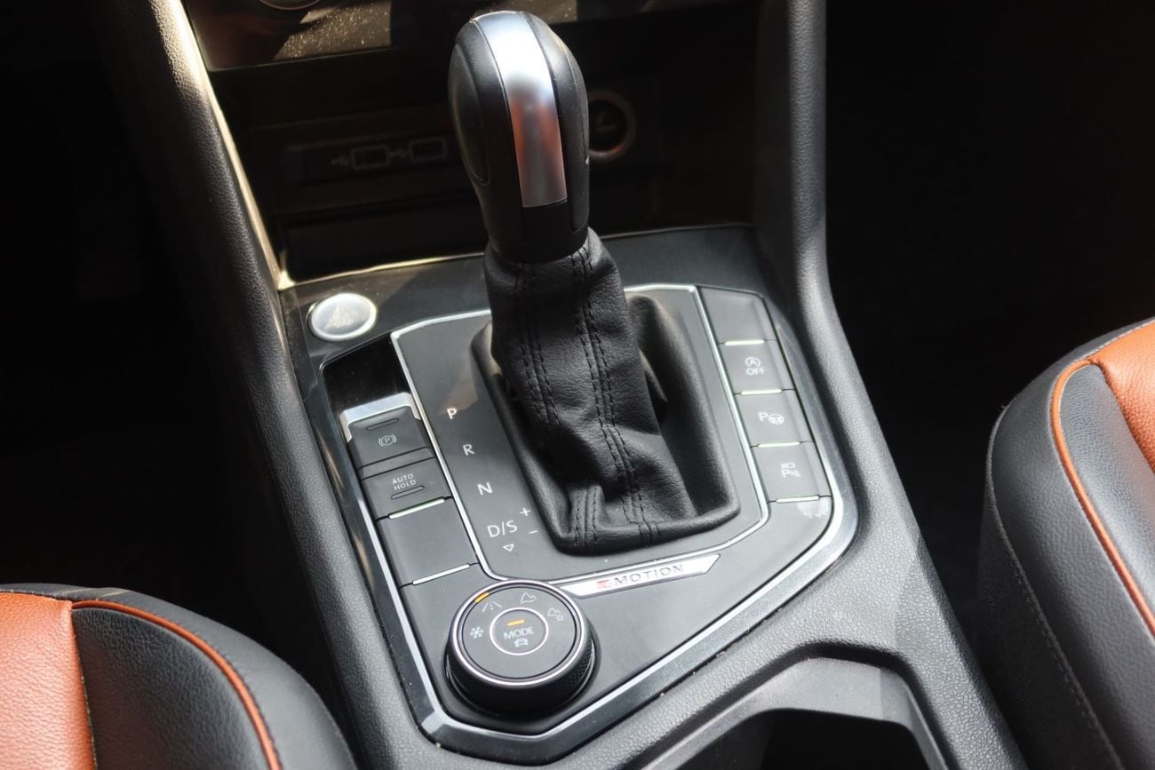 فولكس واجن تيجوان SE 2.0L