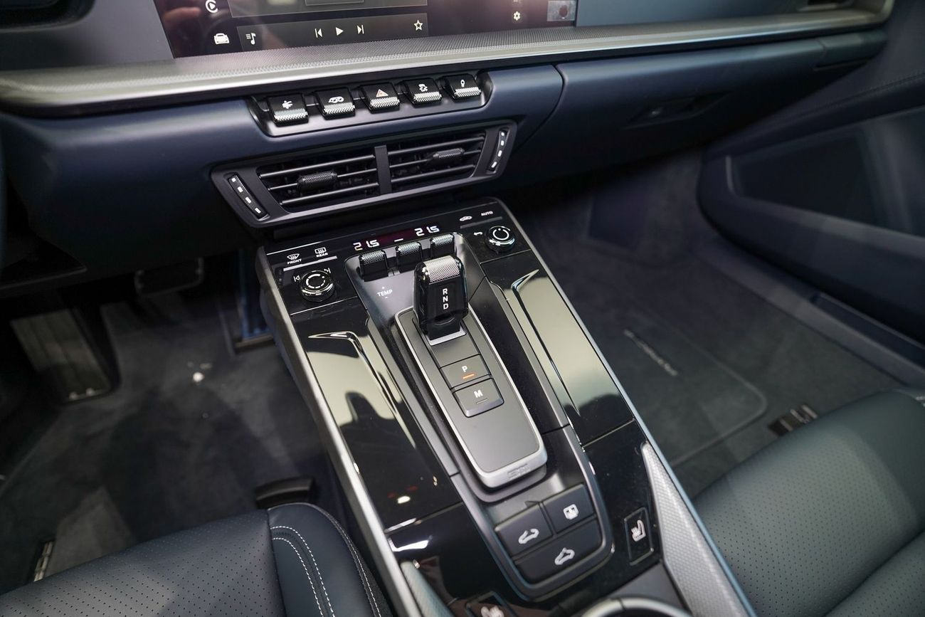 Porsche 911 Carrera 3.0L (444 HP) Coupe