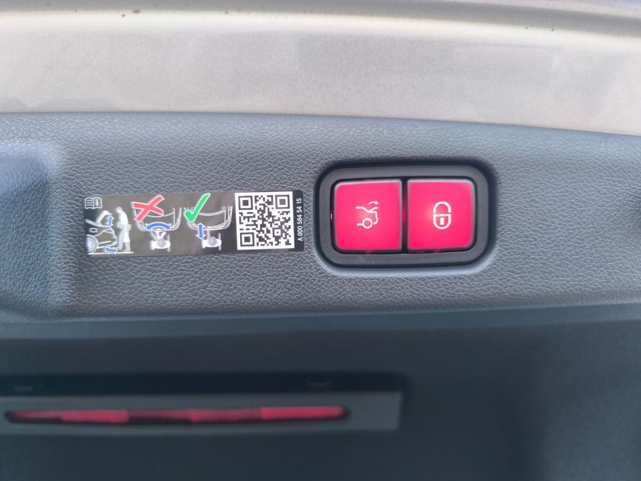 Mercedes Benz E200 E200 2.0 Turbo Full Option Arabic & English System Full Option 2026 Model