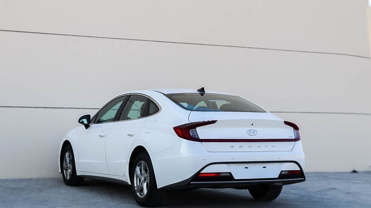هيونداي سوناتا هيوانداى سوناتا 2023  خليجى  بحاله ممتازه  وبدون حوادث ممشى 40000 KM وبمحرك 2.5L وبسعر 58000 درهم