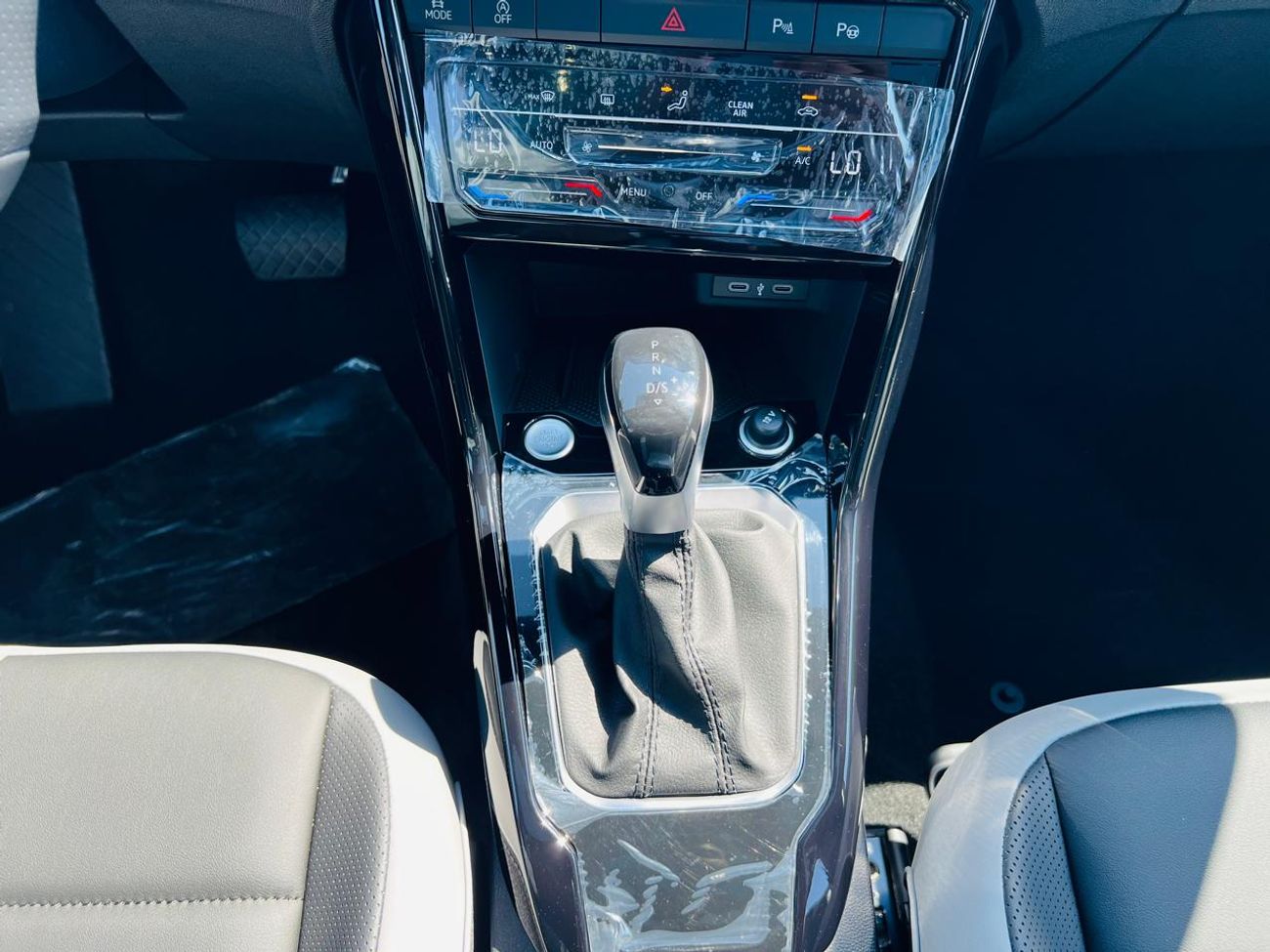 فولكس واجن T ROC 1.4L TSI R-Line