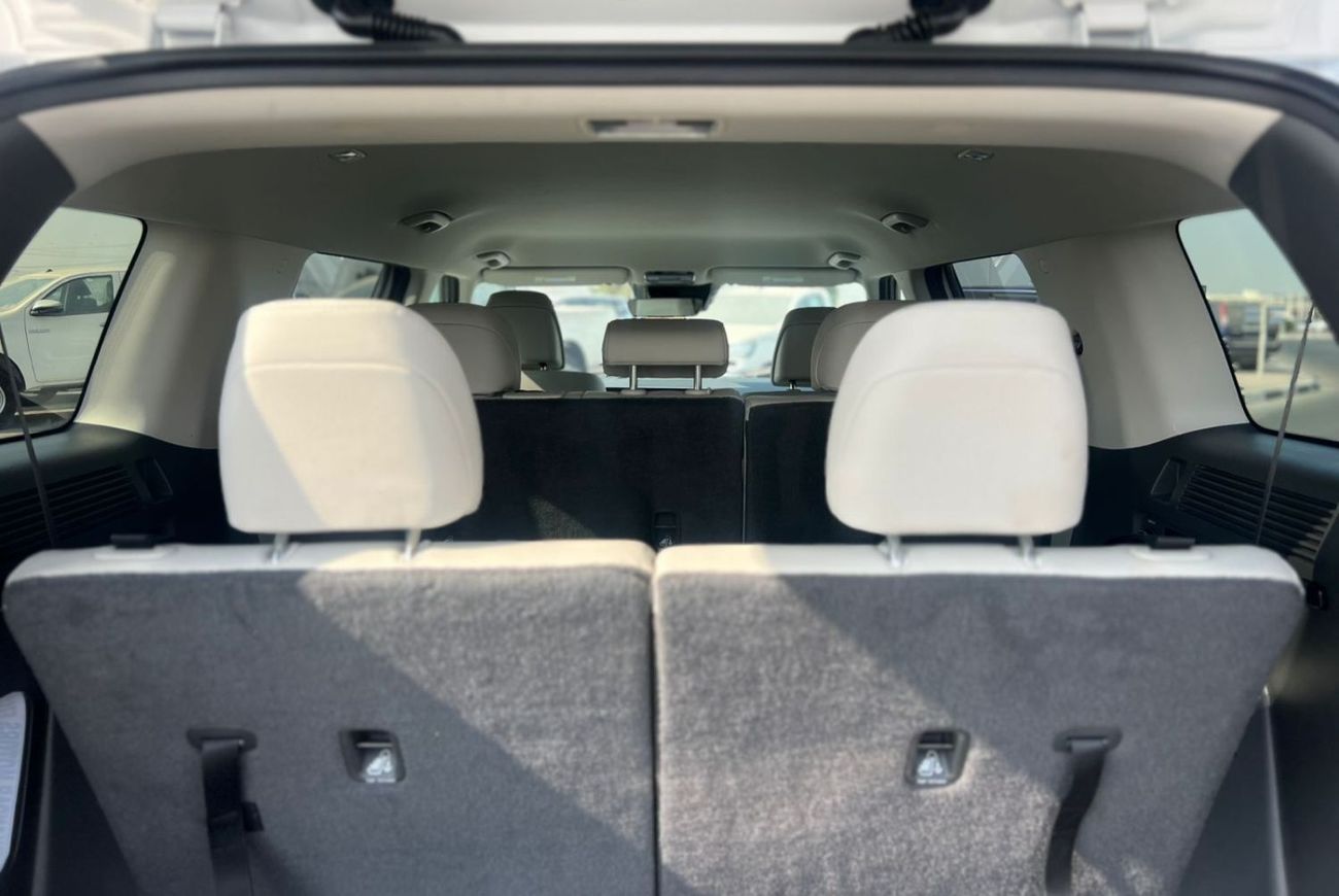 هيونداي سانتا في 2025 Hyundai Santa Fe New Shape 2.5L V4 - SEL Premium - Leather seat - Auto Trunk - 7 Seater - 12000