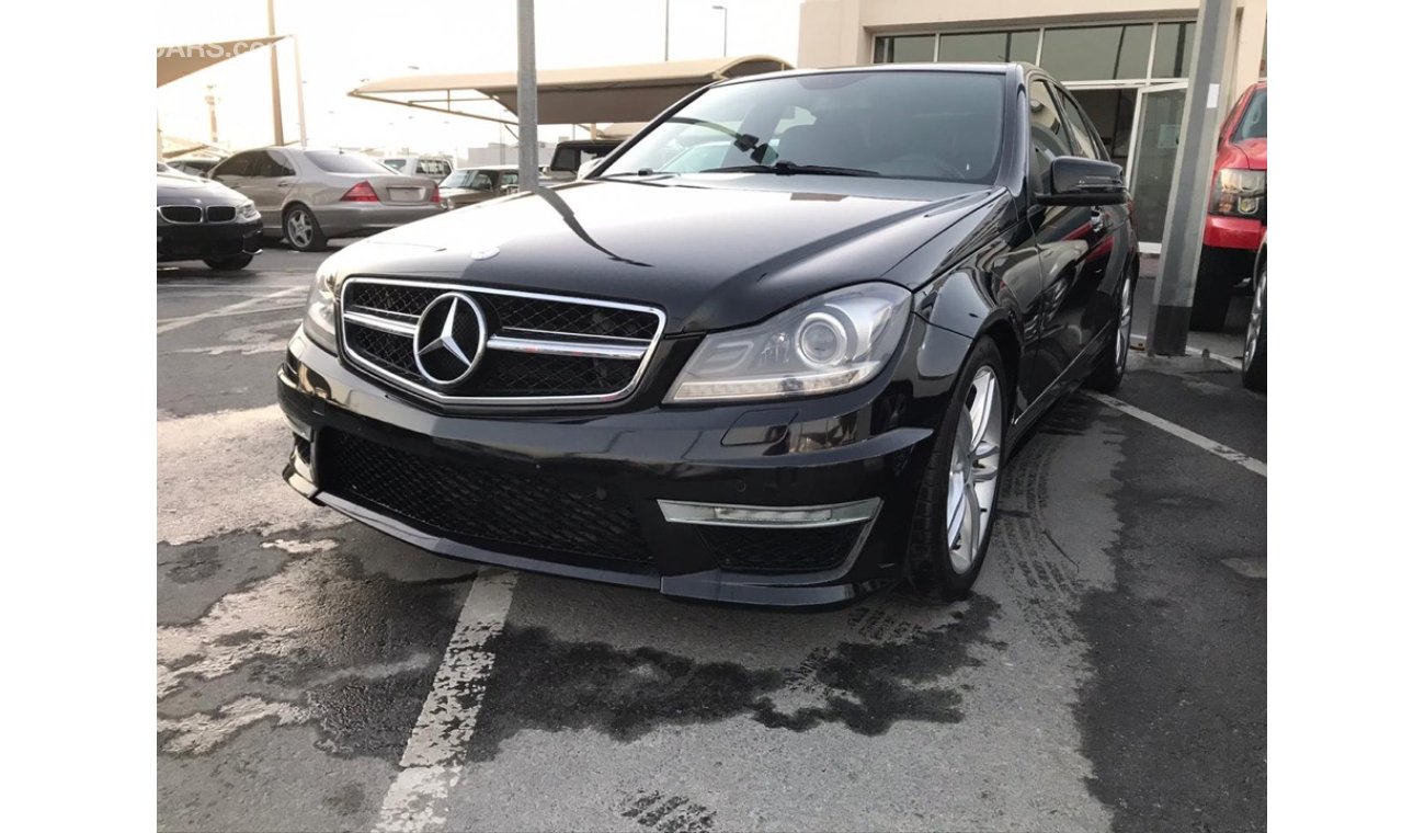 مرسيدس بنز C 250 مرسيدس C250 كت 63موديل 2013 سياره حاله الوكاله من الداخل والخارج فل اوبشن فتحه وجلد نفيجشن مثبت س