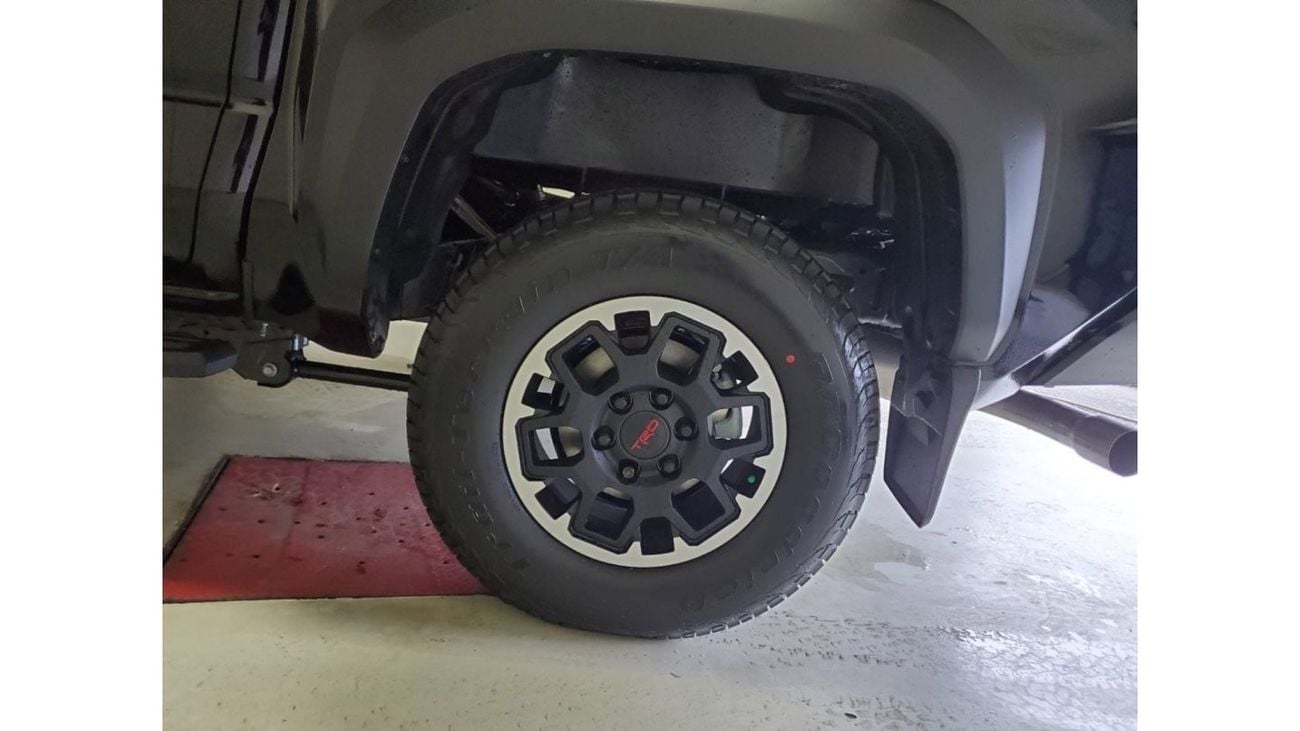 Toyota Tacoma TOYOTA TACOMA TRD SPORT PREMIUM 2024 PETROL canadian spec