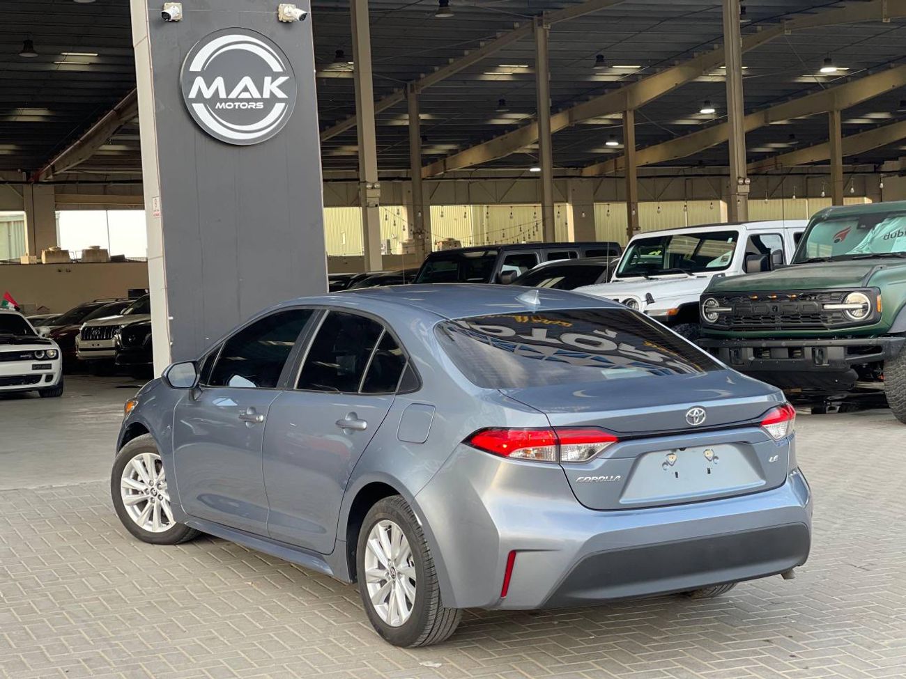 Toyota Corolla SE 2.0L LE / 2.0L V4 / LOW MILAGE / RADAR / ROAD ASSIST / BLIND SPOT / IN PERFECT CONDITION