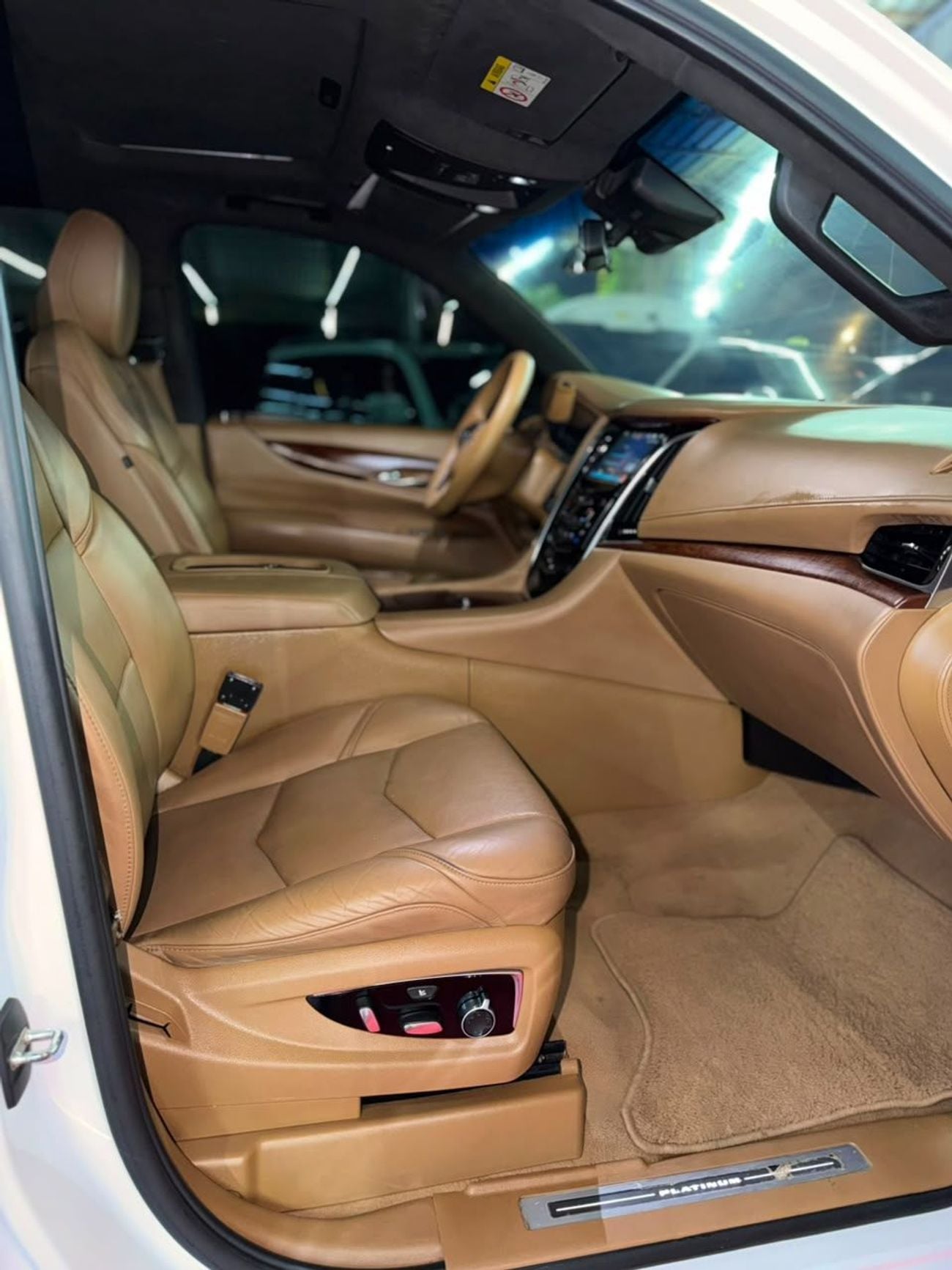 كاديلاك إسكالاد PLATINUM