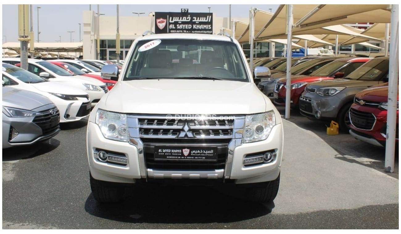 Mitsubishi Pajero GLS Mid ACCIDENTS FREE - GCC - ORIGINAL PAINT - MID OPTION - PERFECT CONDITION INSIDE OUT