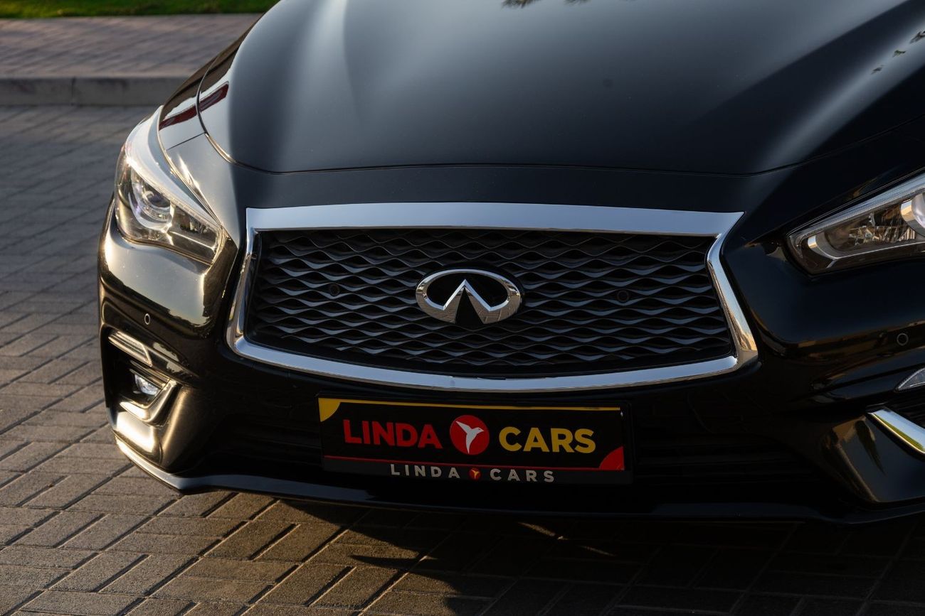 Infiniti Q50 Luxe V37