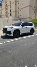لكزس LX 700h SIGNATURE