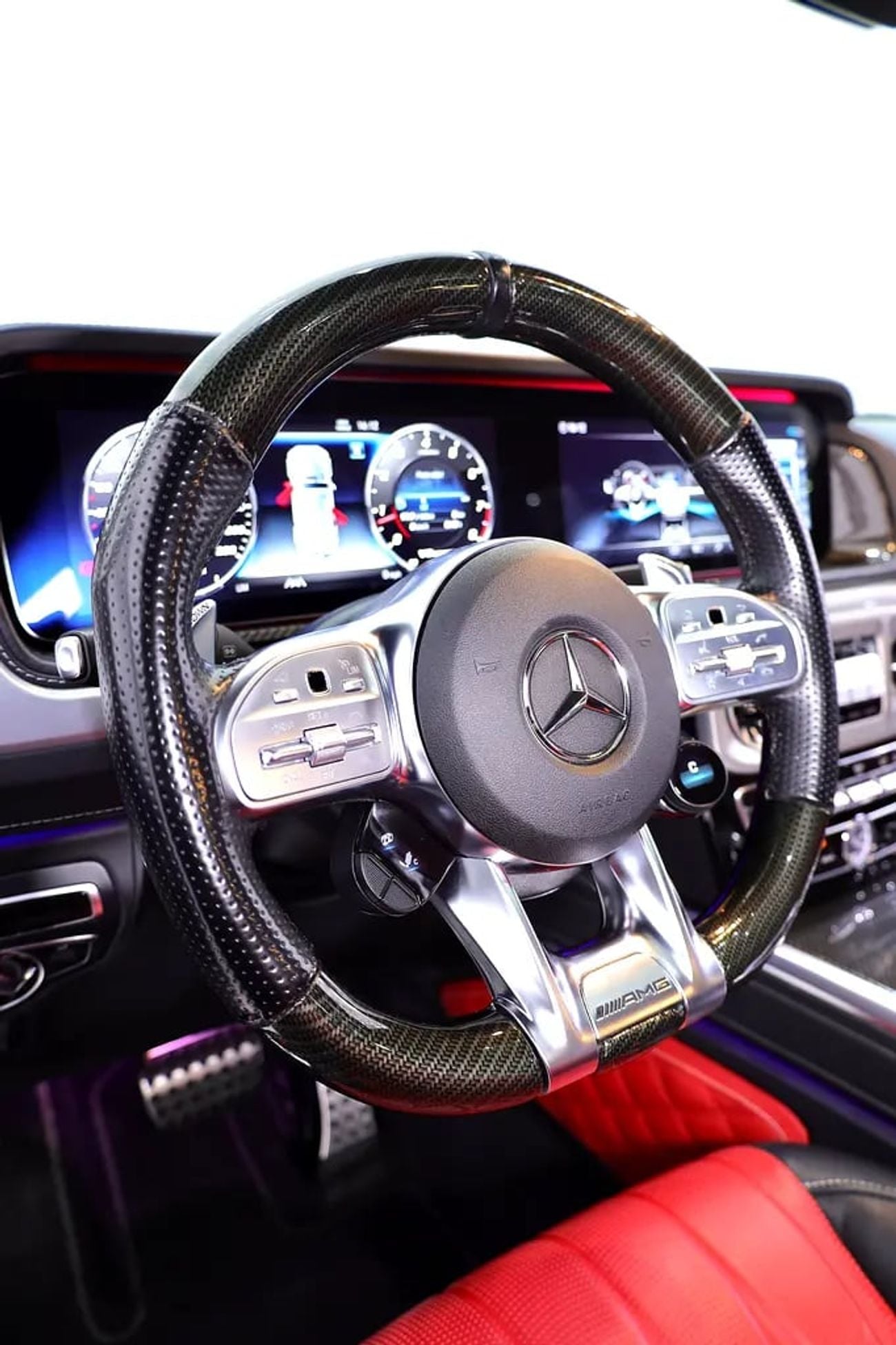 Mercedes Benz G63 AMG G63 DOUBLE NIGHT PACKAGE + CARBON + DIAMOND SEATS + FILE IN GARGASH