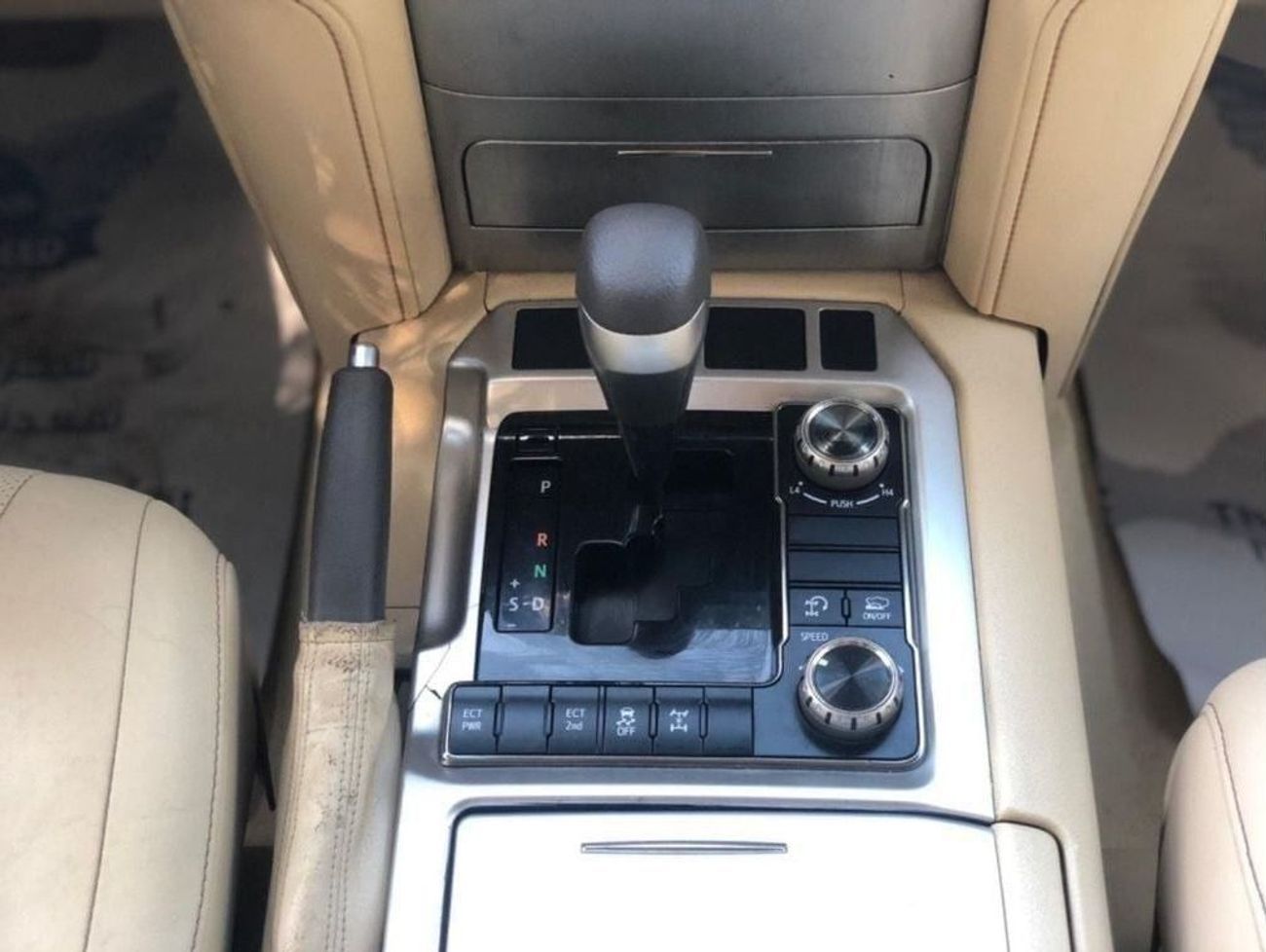 Toyota Land Cruiser GXR 4.6L