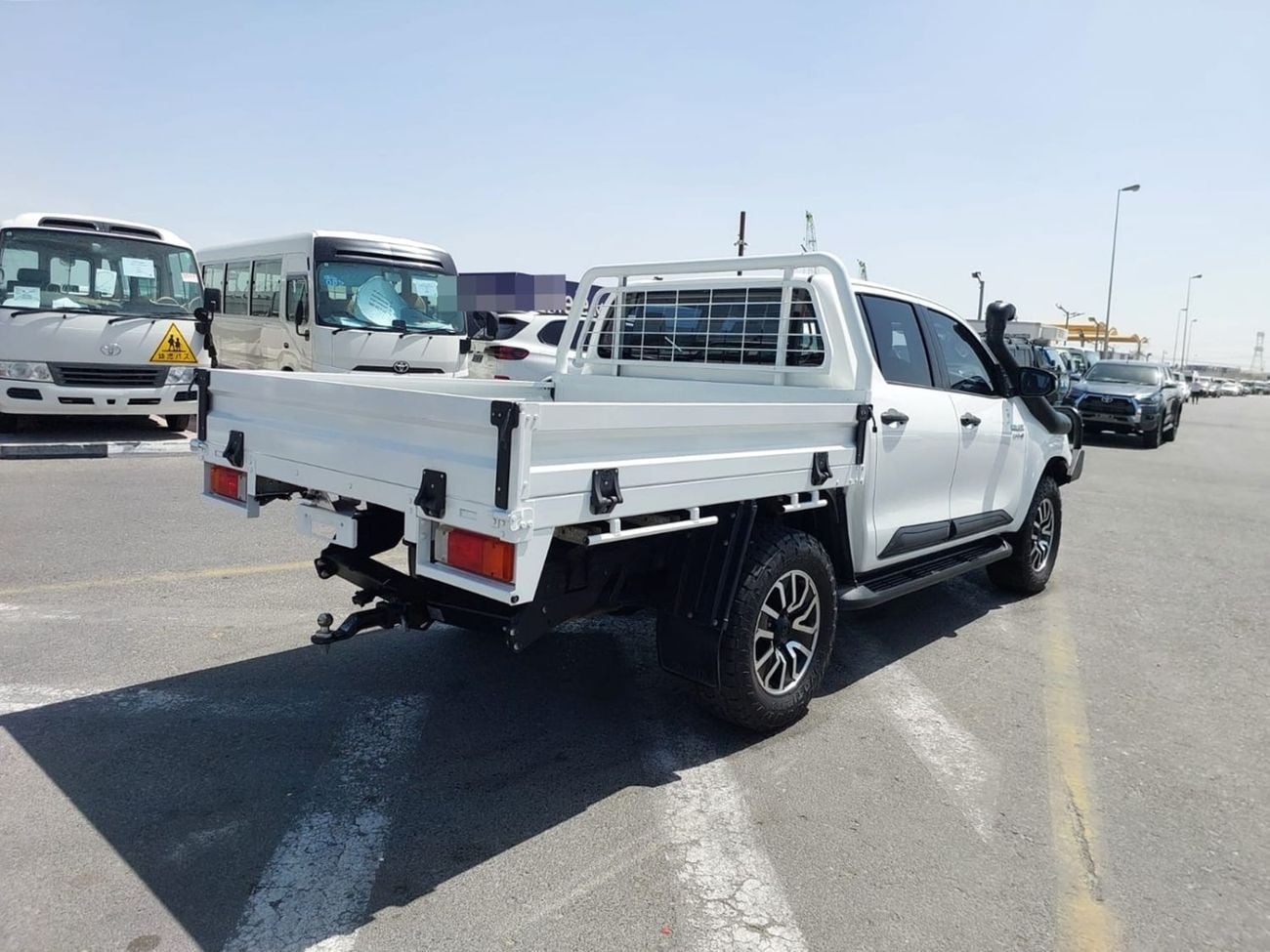 Toyota Hilux DLS TOYOTA HILUX PICKUP RHD 2018 MODEL 2.8 L DIESEL AUTOMATIC(PM16990)