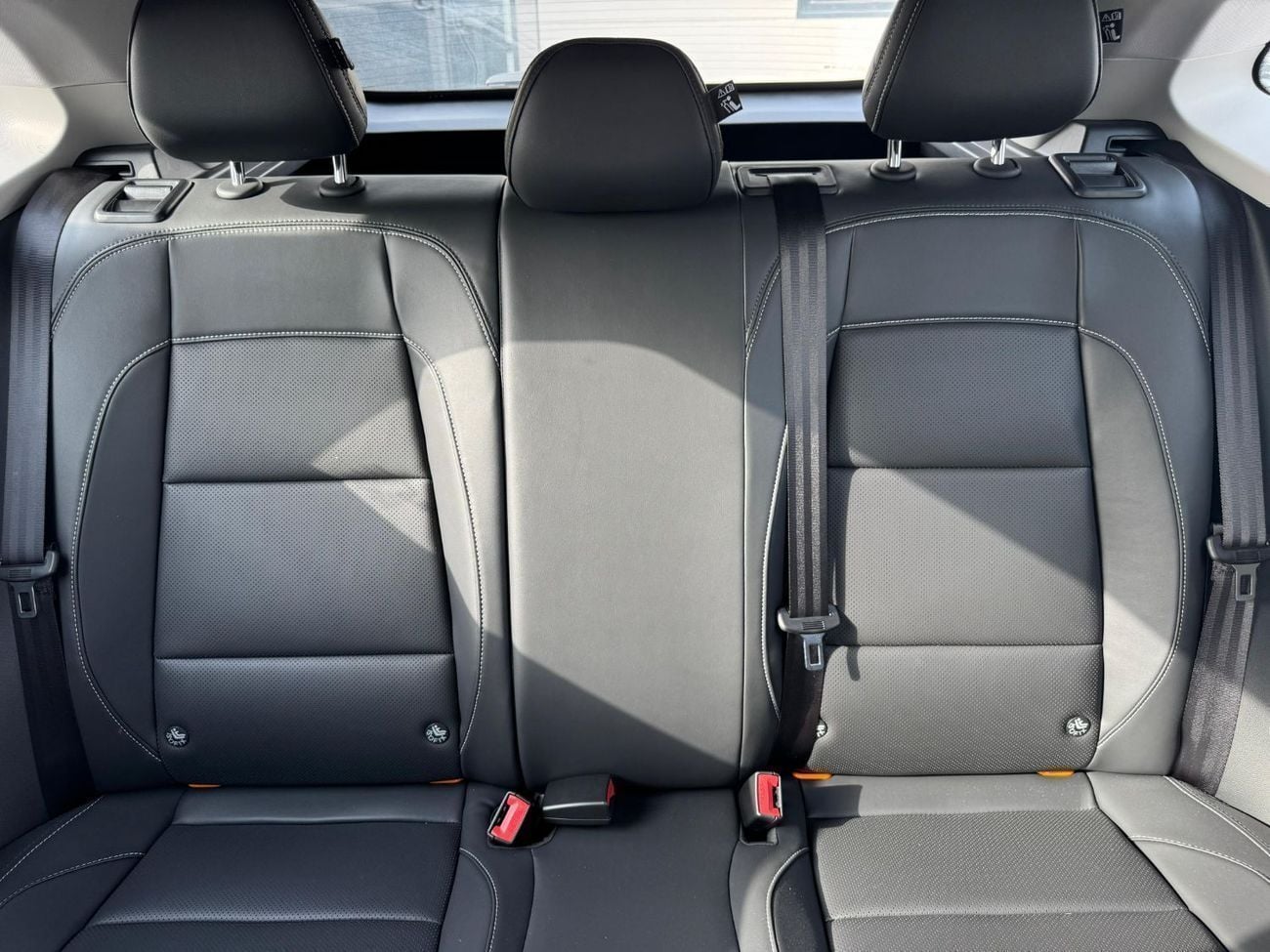أم جي وان LUX 1.5L Petrol FWD 2024 Export Price @ 47,000 AED
