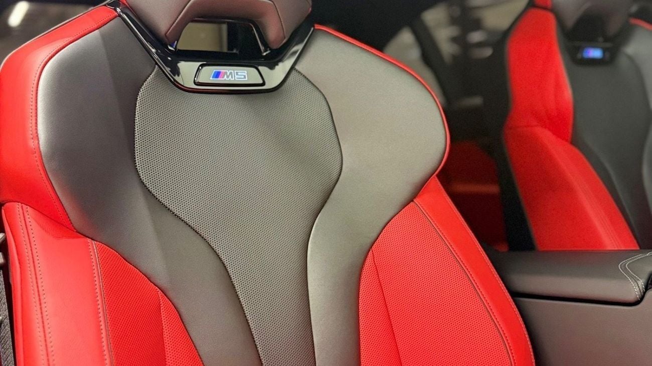 BMW M5 G90 - GCC Specs with dealer warranty and service